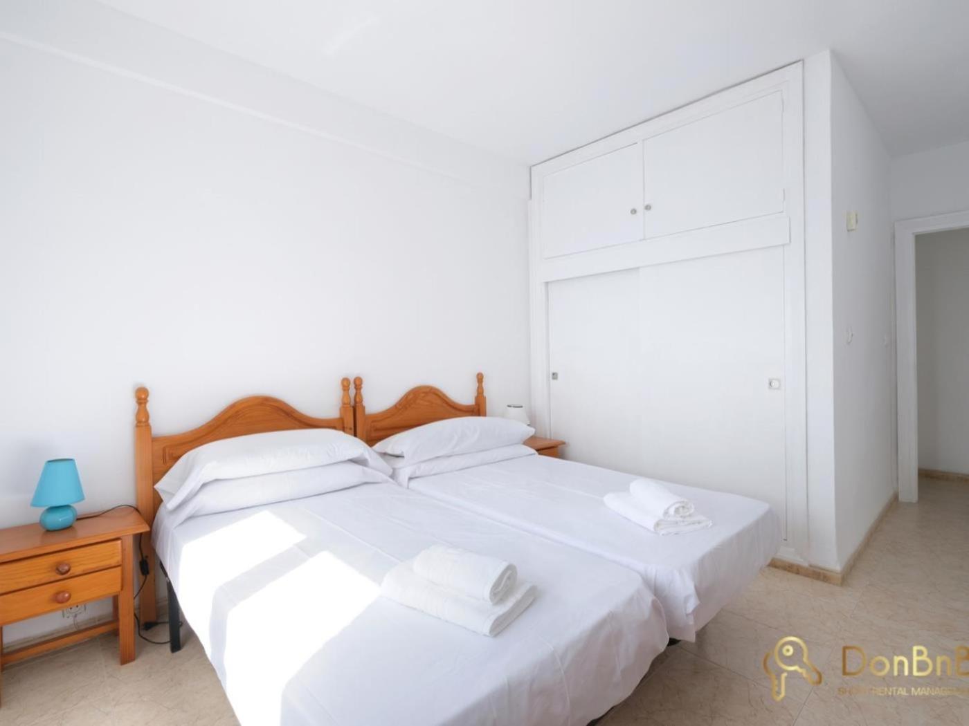 Apartamento Con Piscina En La Primera Linea De Playa De Фуeнхирола Стая снимка