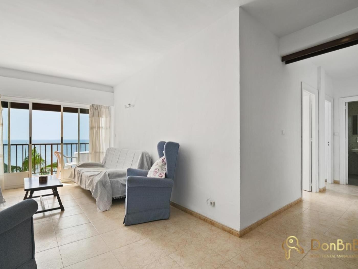 Apartamento Con Piscina En La Primera Linea De Playa De Фуeнхирола Стая снимка