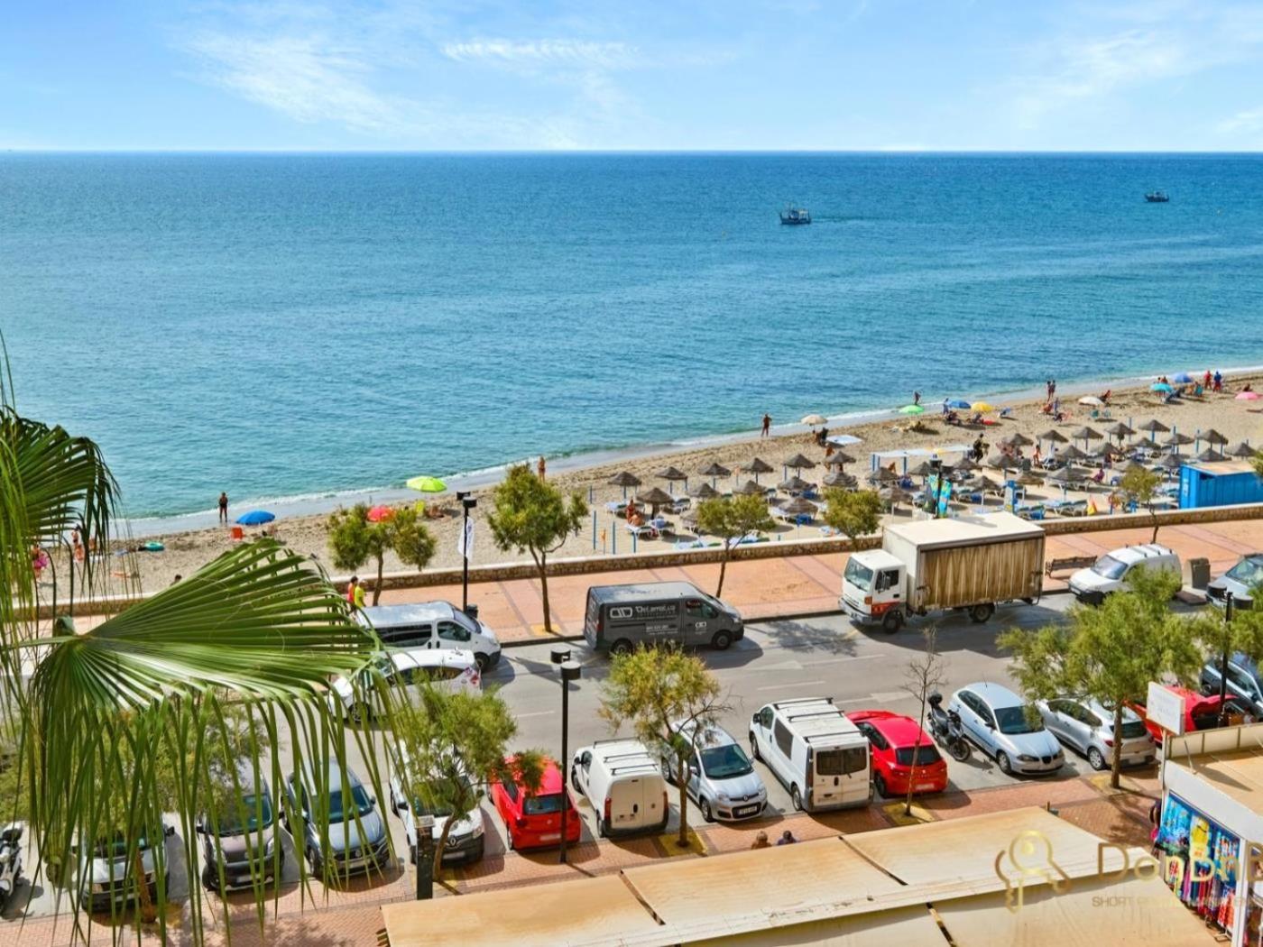 Apartamento Con Piscina En La Primera Linea De Playa De Фуeнхирола Стая снимка