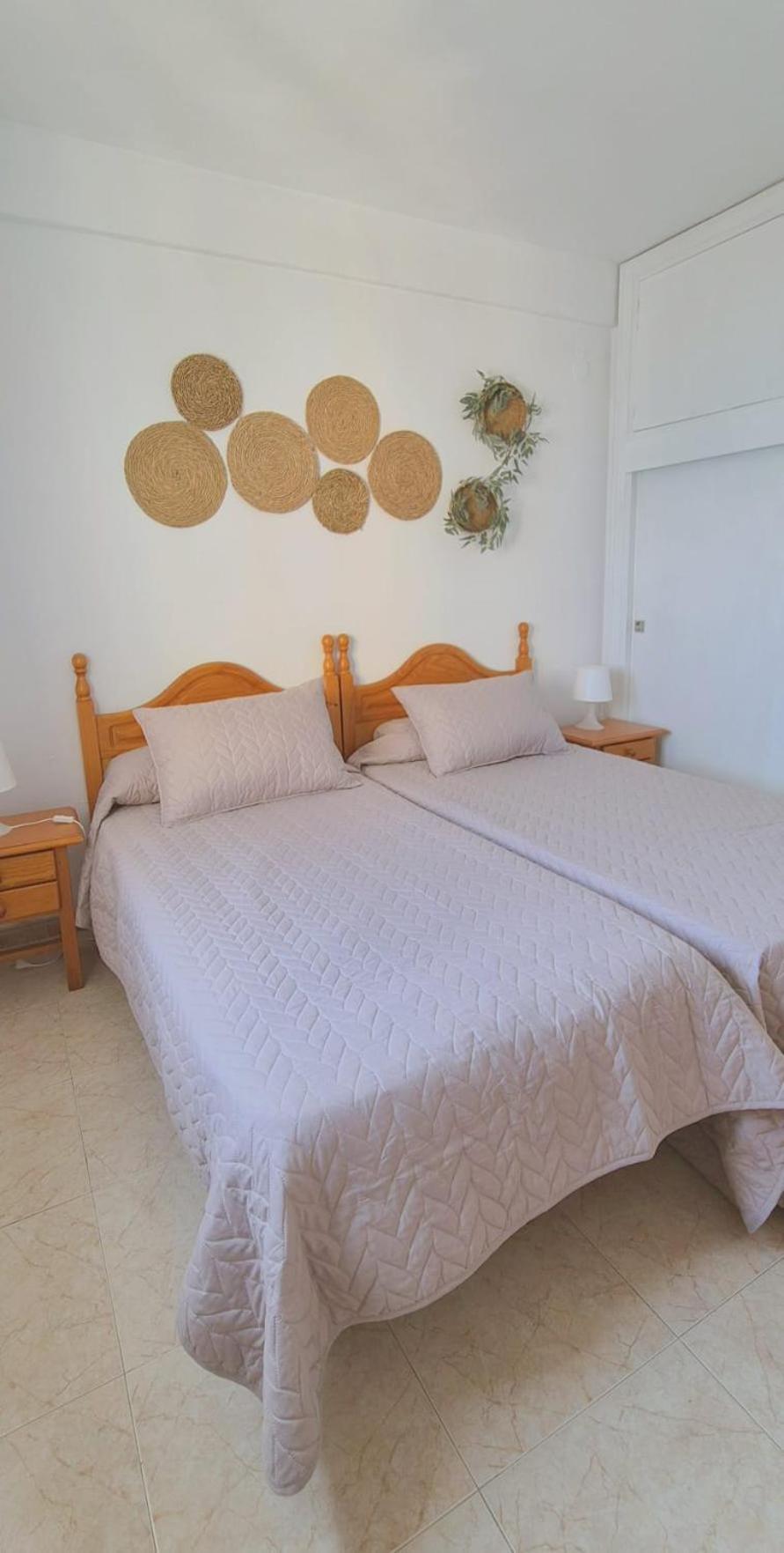 Apartamento Con Piscina En La Primera Linea De Playa De Фуeнхирола Екстериор снимка