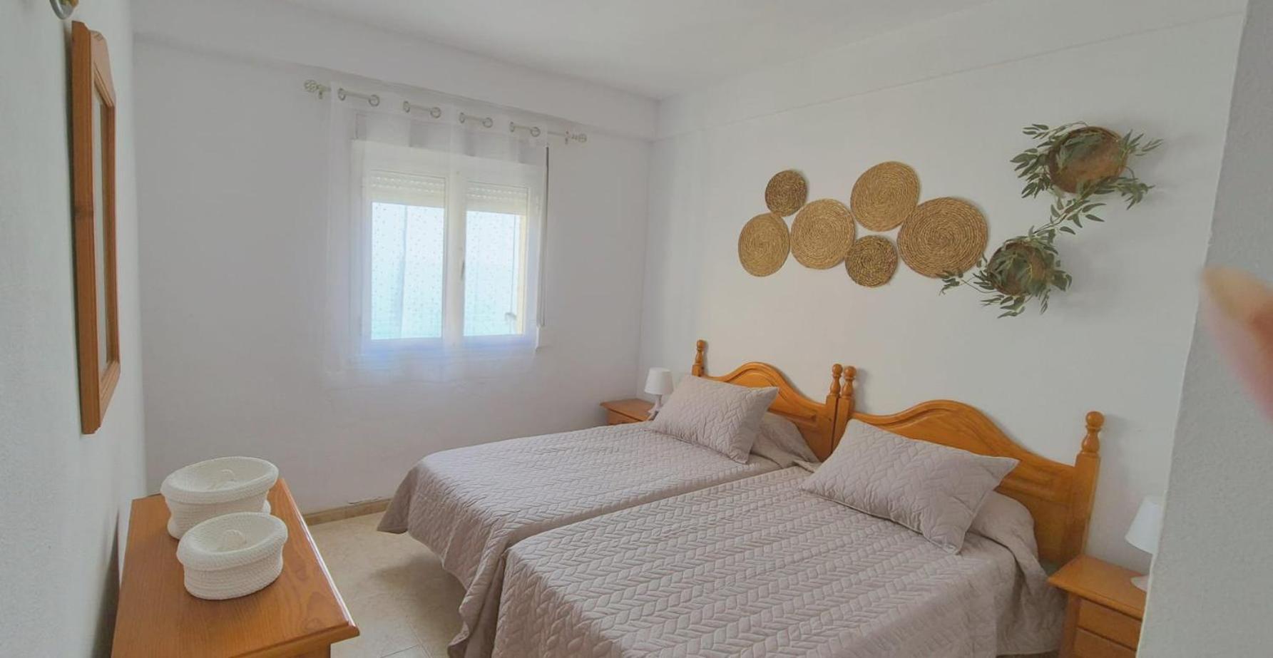 Apartamento Con Piscina En La Primera Linea De Playa De Фуeнхирола Екстериор снимка